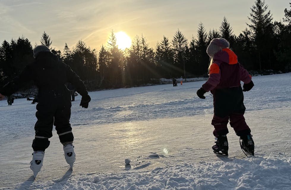 I mange dagar har det vært leik på isen rundt om i Tysvær.