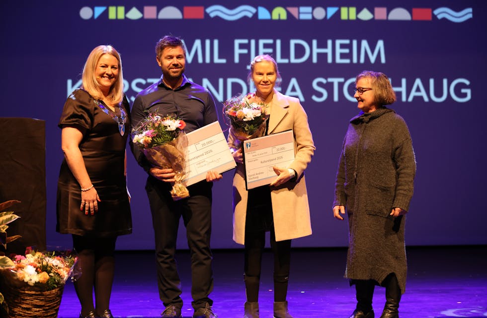 Monika Lindanger, Nils Olav på vegne av sønnen Emil Fjeldheim, Kjersti Andrea Storhaug og leder levekår Randi I. Rettedal. Foto: Alf-Einar Kvalavåg