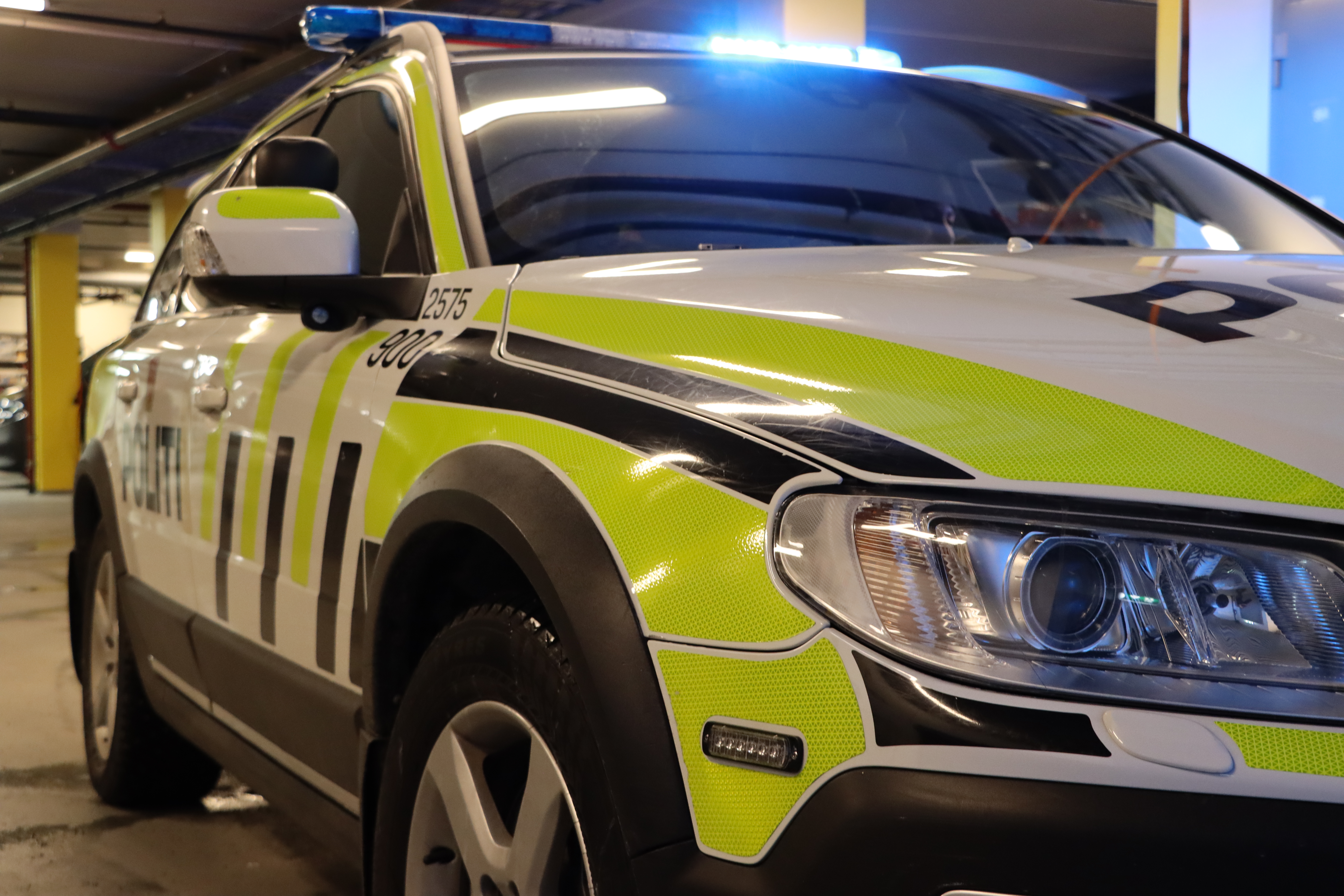 Illustrasjonsbilde. Hundepatrulje. Politibil. Utrykning. Haugesund politistasjon. Blålys. Foto Malene Sørensen Lundberg. Januar 2026.