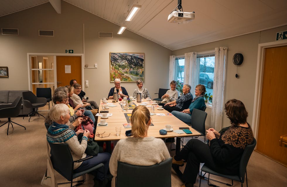 Når «Snellene på senteret» arrangeres en gang i måneden, kan folk samles uavhengig av om de har forkunnskap om håndarbeid eller ikke.