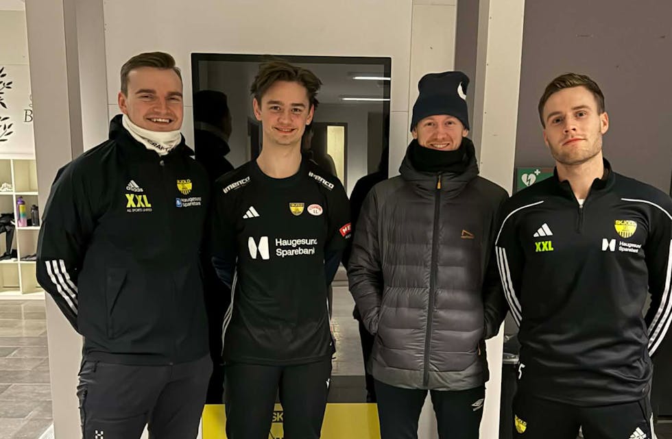 Fornøyd trenertrio sammen med nykommer Nikolai Haraldseid. Fra venstre ole Johan Skare, Haraldseid, Haakon Kvia og Håvard Hovland. Foto: Skjold/Stegaberg