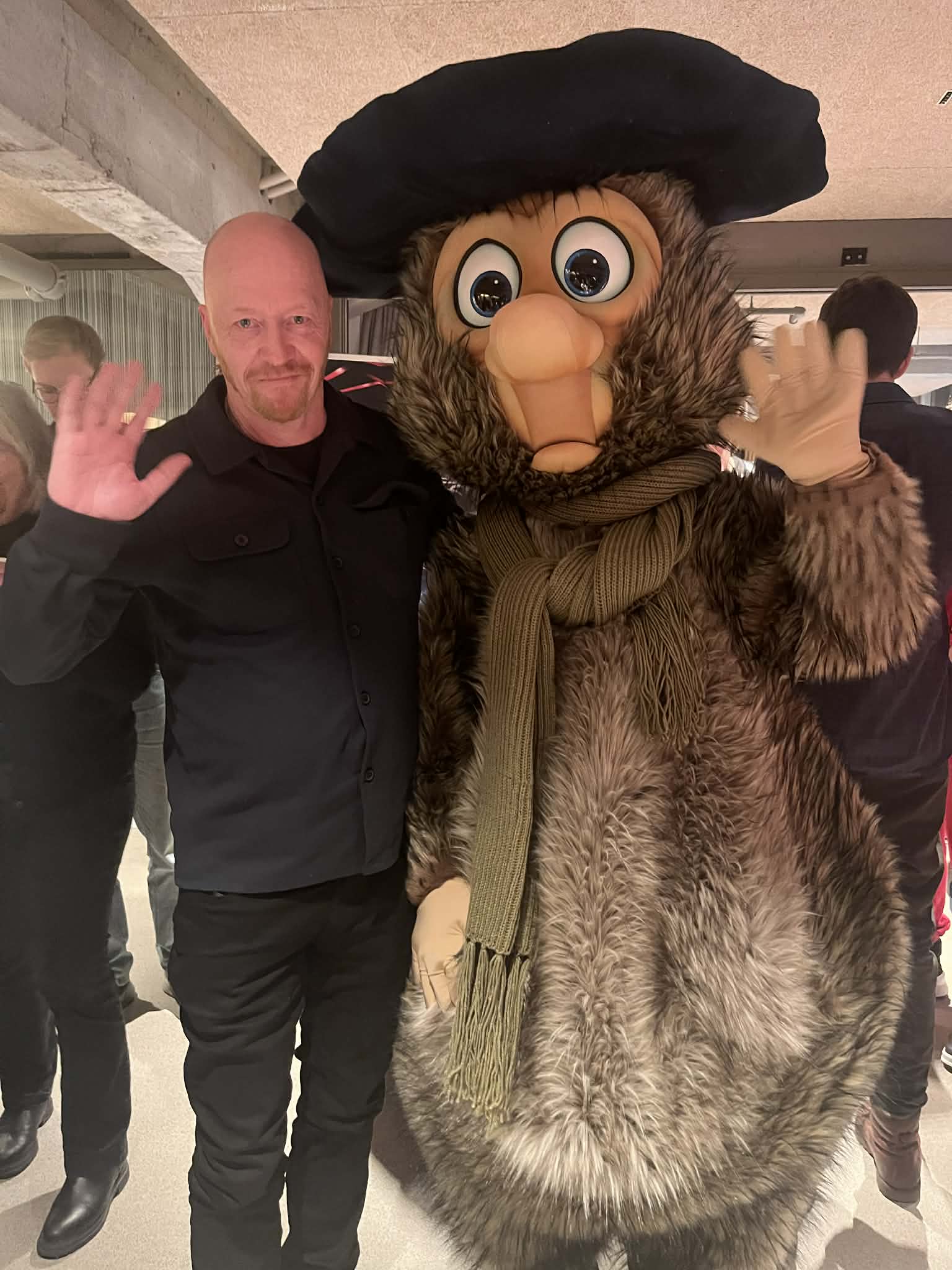 Kinosjef Øystein Simonsen og Flåklypa, som var den fjerde mest sette filmen på kinoen i fjor. Foto: privat.