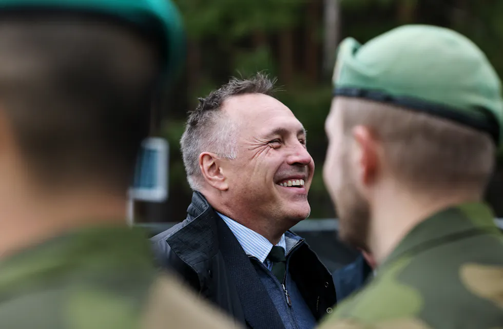 Forsvarsminister Tore O. Sandvik under åpningen av Camp Jomsborg i Polen. Foto: Torbjørn Kjosvold / Forsvaret