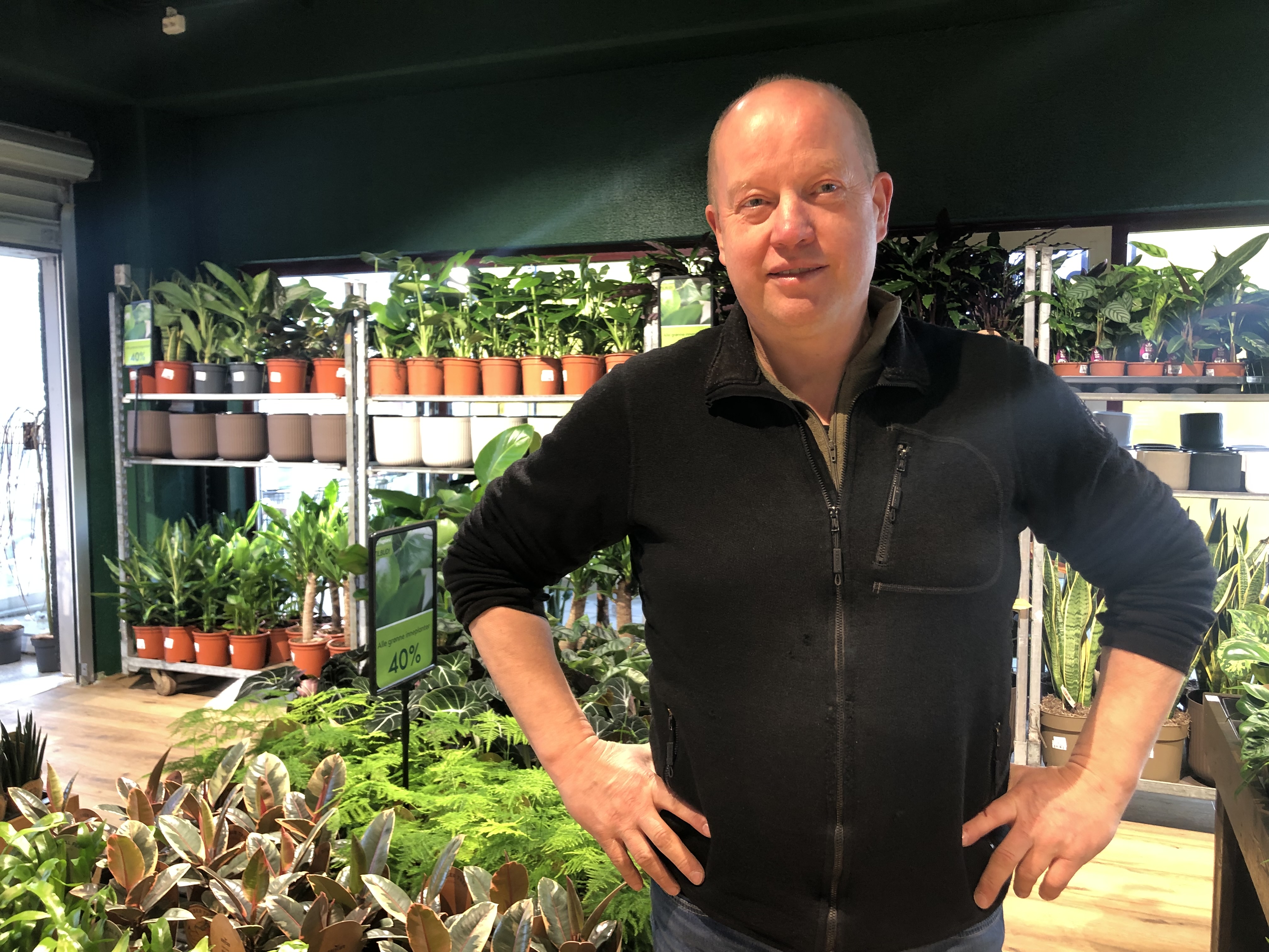 Ola Apeland fremskyndet åpningen av Hageland Aksdal torsdag. 