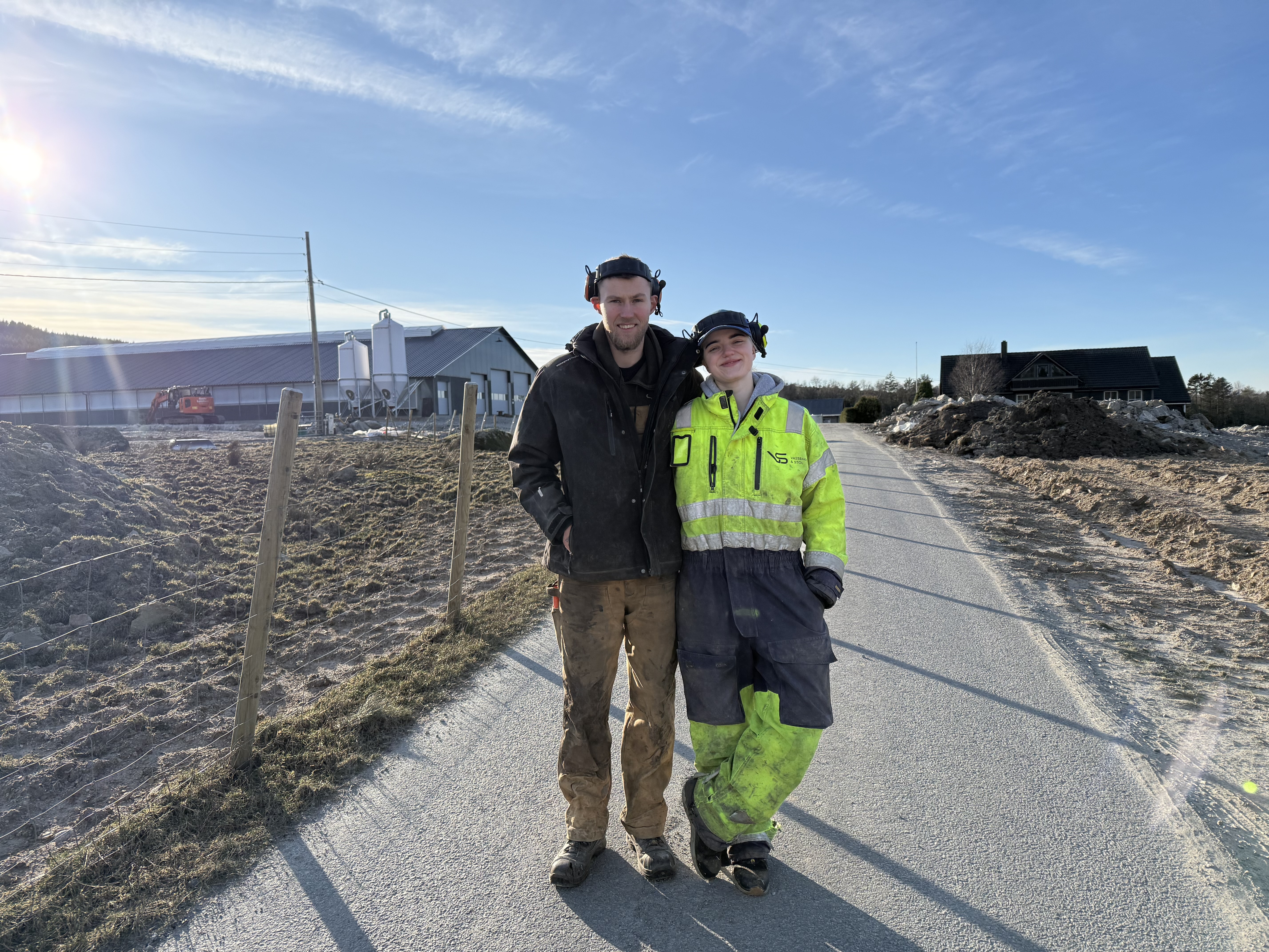 I november 2025 kunne Idar og Amanda offisielt åpne den nye driftsbygningen på Falkeid.