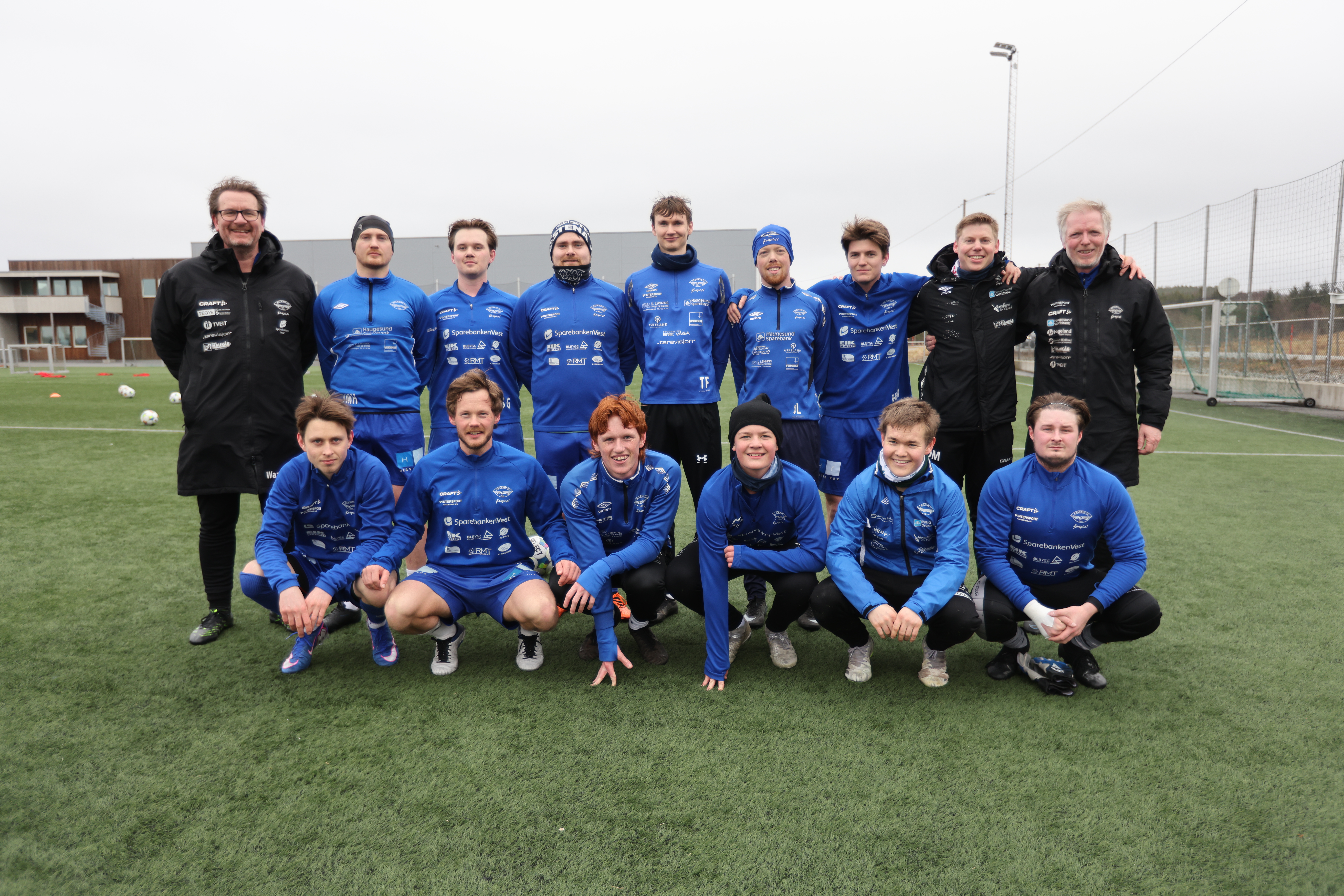 Fallkeid 2026 på siste trening før seriestart. Alltid noen som er borte men her er: fra venstre stående: Rune Waage, Johan Markus Håland, Selmer Gregersen, Johan Gamst Tysvær, Trond Førland, Jon Lindanger, Herman Mokleiv, Daniel Mikkelsen og Tore Nyborg. PÅ kne fra venstre: Sindre Bakken, Stian Knutsen, Emil Askeland, Trym Elias Waage, Even Gismarvik og James Whyte. Foto: Alf-Einar KValavåg