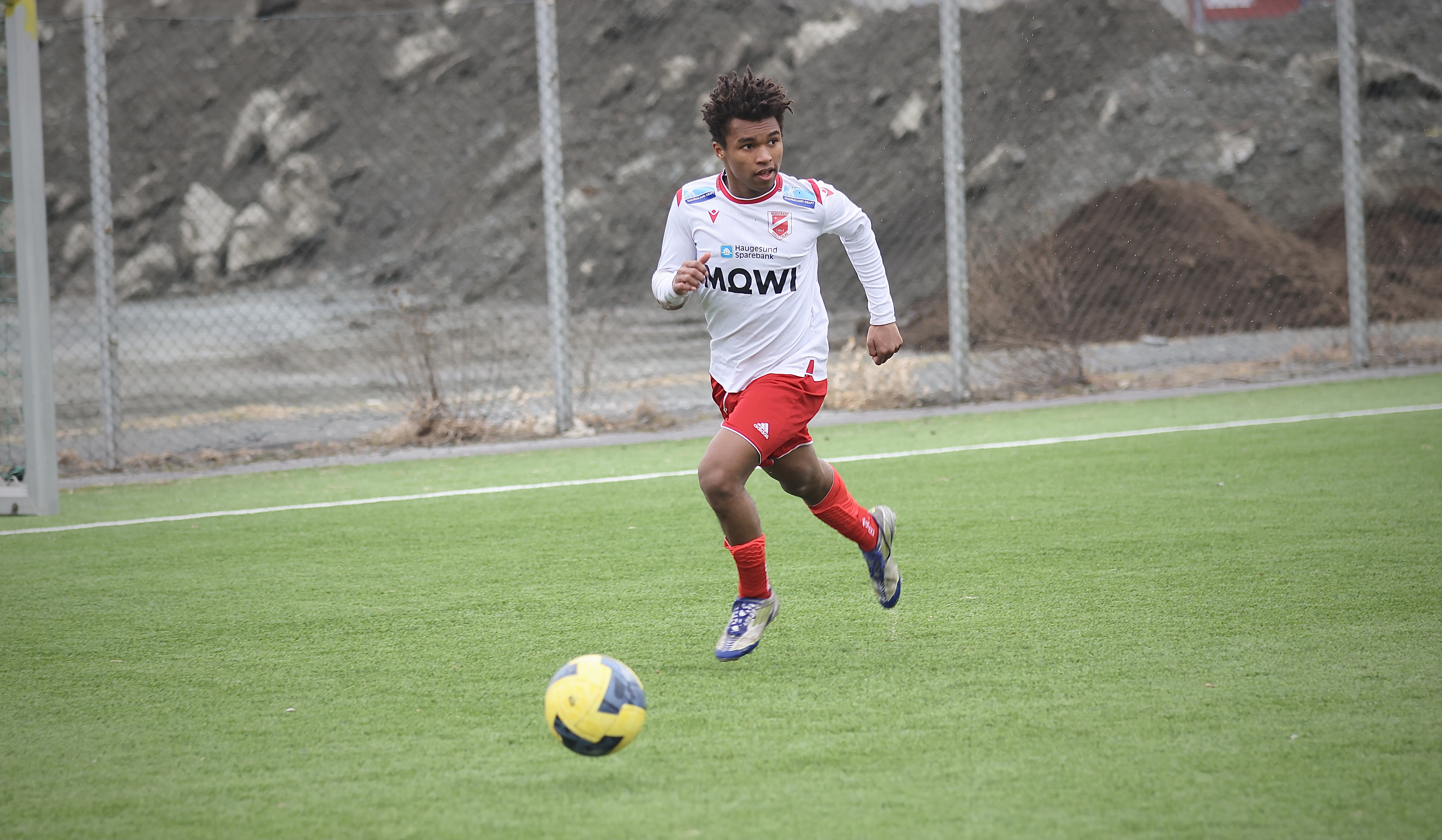Nedstrand Il sitt unge stortalent Justin Miranday Askvig er klar for Skjold/Stegaberg. Foto: Alf-Einar Kvalavåg