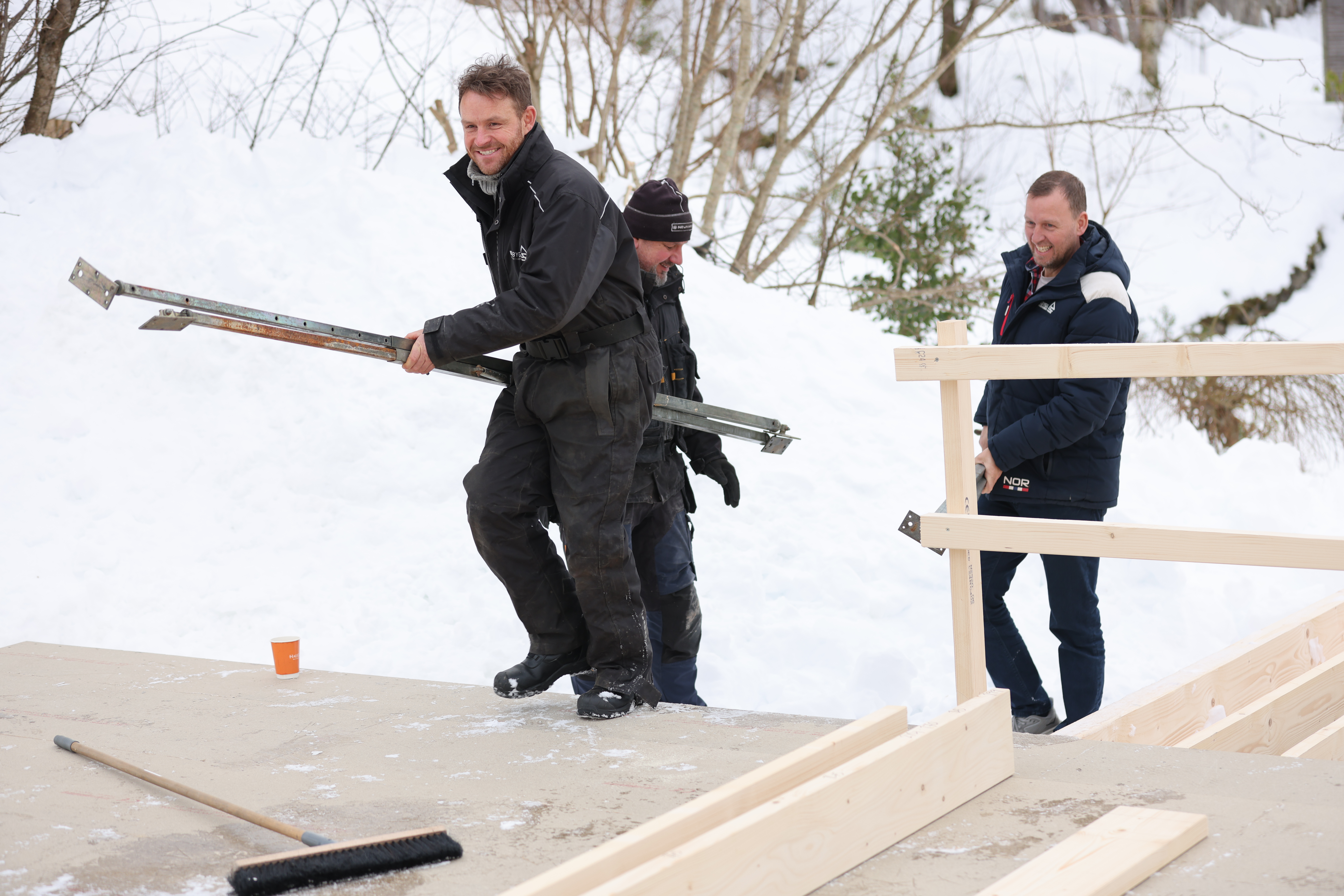 Helge Lilleskog (venstre) og Kjetil Susort Bjelland (høyre) er kjente navn i byggebransjen. Nylig etablerte de selskapet Tjøsvolltunet AS.