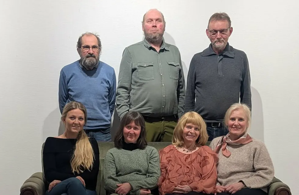 Framme frå venstre:
Gunhild Lygre Mosti (varamedlem), Anita Helgeland (styremedlem), Synnøve Bredal Bjelland (leiar), Judith Bakkevig Håland (varamedlem)
Bak frå venstre: Stein Johannes Kolnes (nestleiar), Jostein Harboe (kasserar), Jan H. Øvernes (skrivar)
David Skogvold (varamedlem) var ikkje til stades då biletet vart tatt.