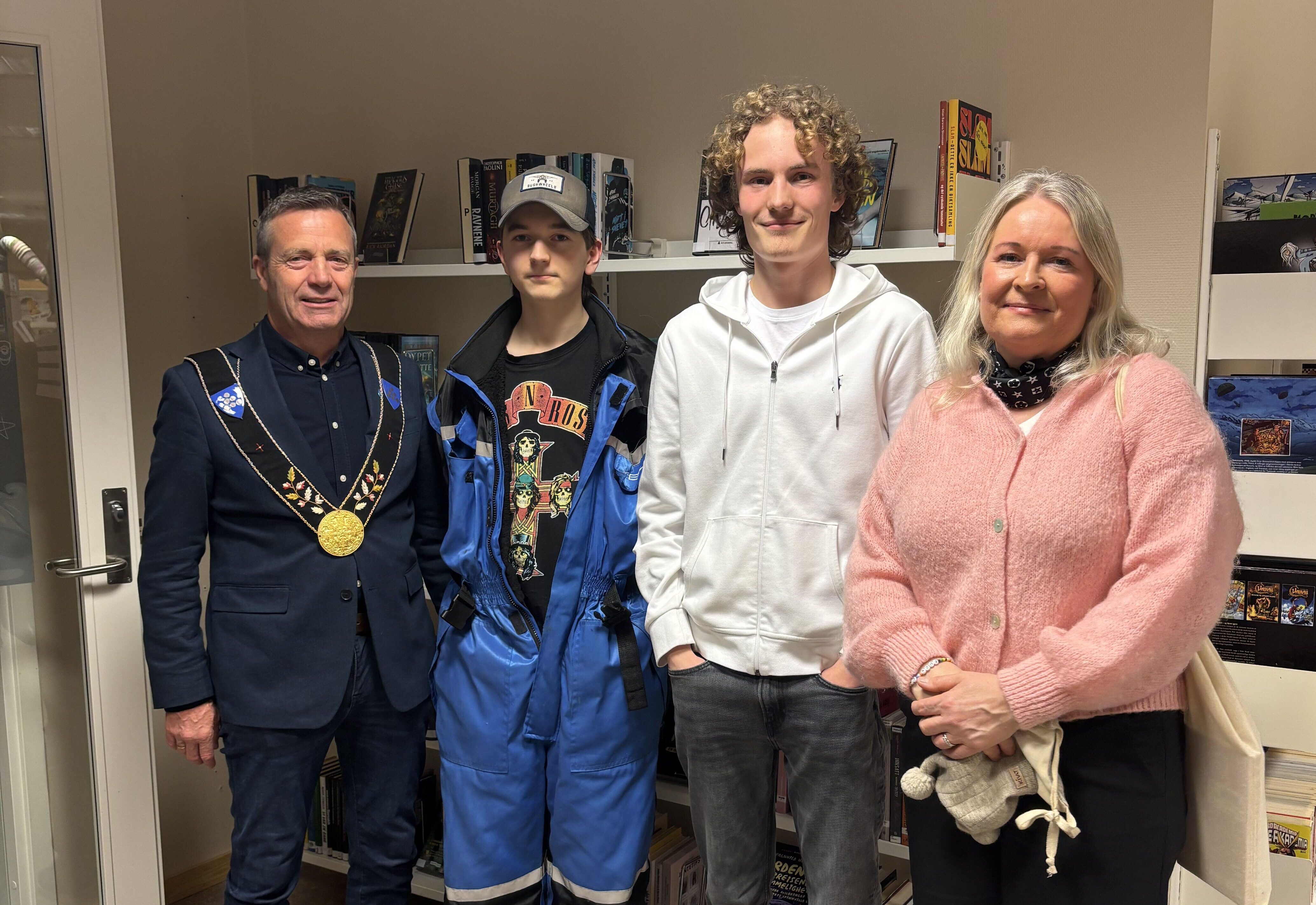 Opning av nytt gamingrom på Bokn. Frå venstre:  Egil Våge (ordfører), Tobias Hatlem (medlem i ungdomsrådet), Magne Røsdal Lund (leiar i ungdomsrådet), Rannveig Foss Øvrebø (varaordfører)