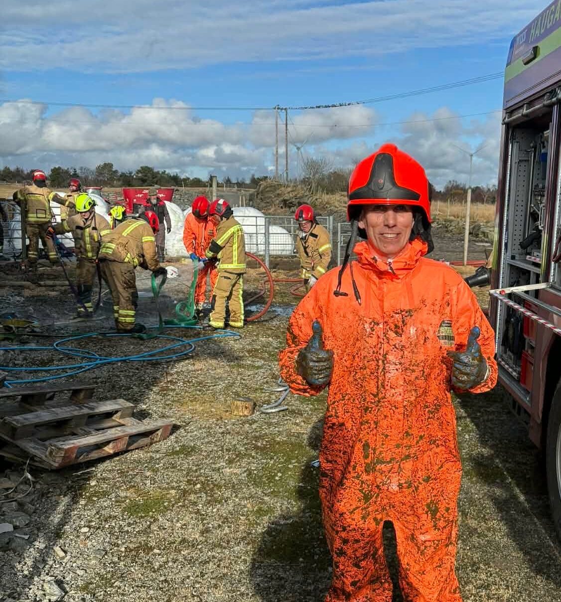 Brannmannskapet måtte hjelpe med kyr på avveie søndag. 
