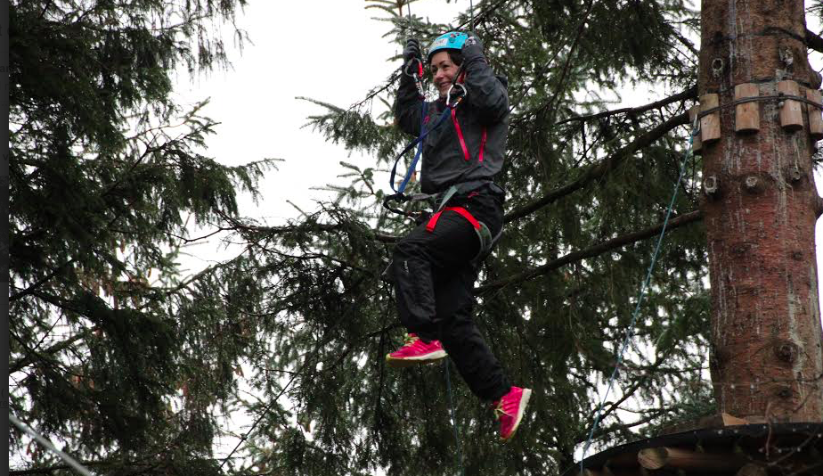 Jenny Marie Vaage var blant mange som frydet seg i tretoppene i Høyt og Lavt Nedstrand en påskehelg for mange år siden. Nå er selskapet bak klatreparken slått konkurs. Arkivfoto.