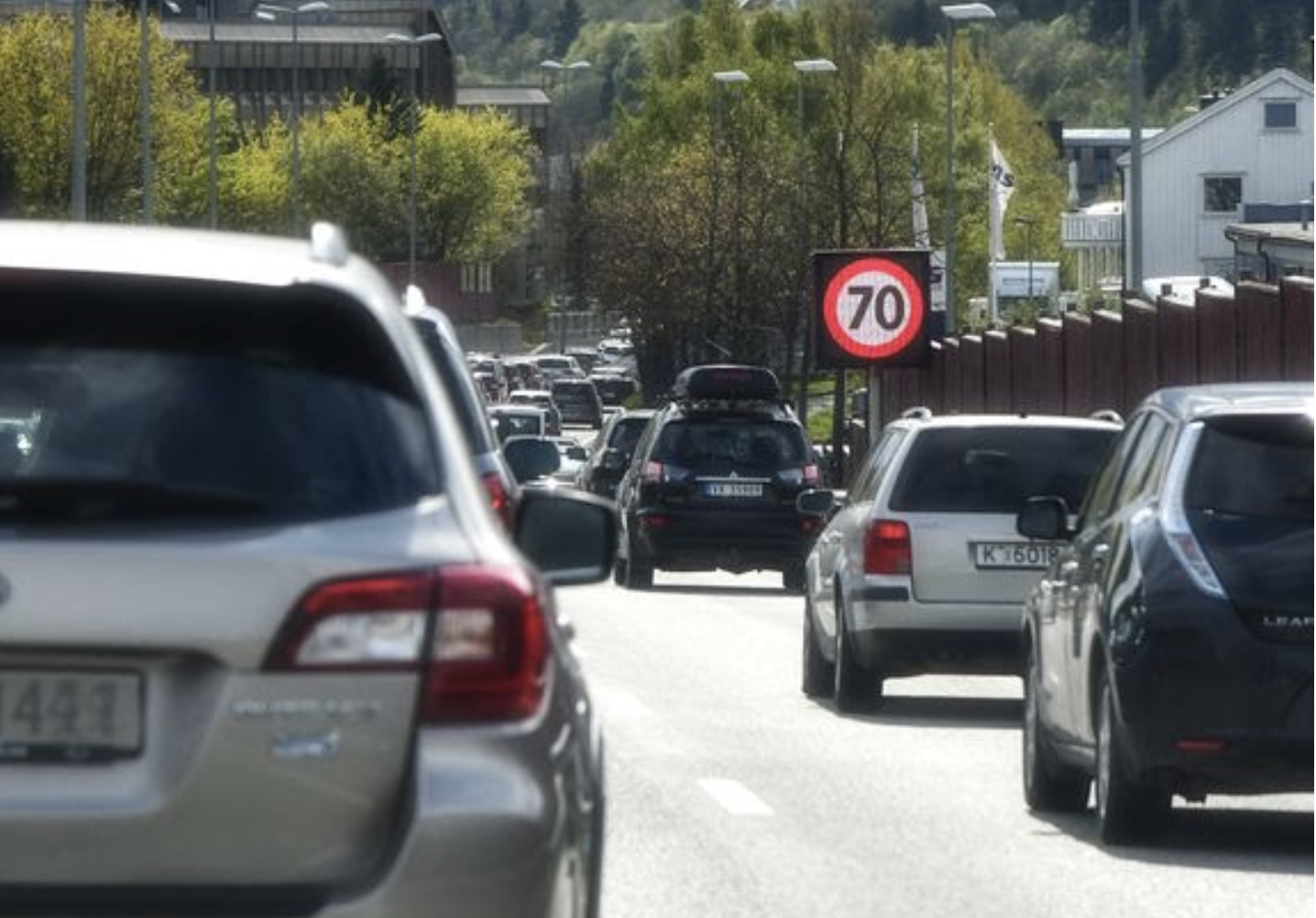 Fra i dag og utover uken fylles veiene med påsketrafikanter. Har du mulighet til å reise litt utenom de mest trafikkerte tidene kan du spare både tid og frustrasjon. Ta hensyn – vær oppmerksom og del veien med dine medtrafikanter. Knut Opeide / Statens vegvesen