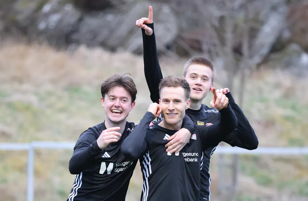 Disse tre fikk kritikk for at de ikke kunne score mål. Vel i dag ble det hattrick både på Håvard Hovland og Håkon Mannsåker. Jørgen Røksund var en av de som var mest involvert i kampen i kveld. Foto: Alf-Einar Kvalavåg