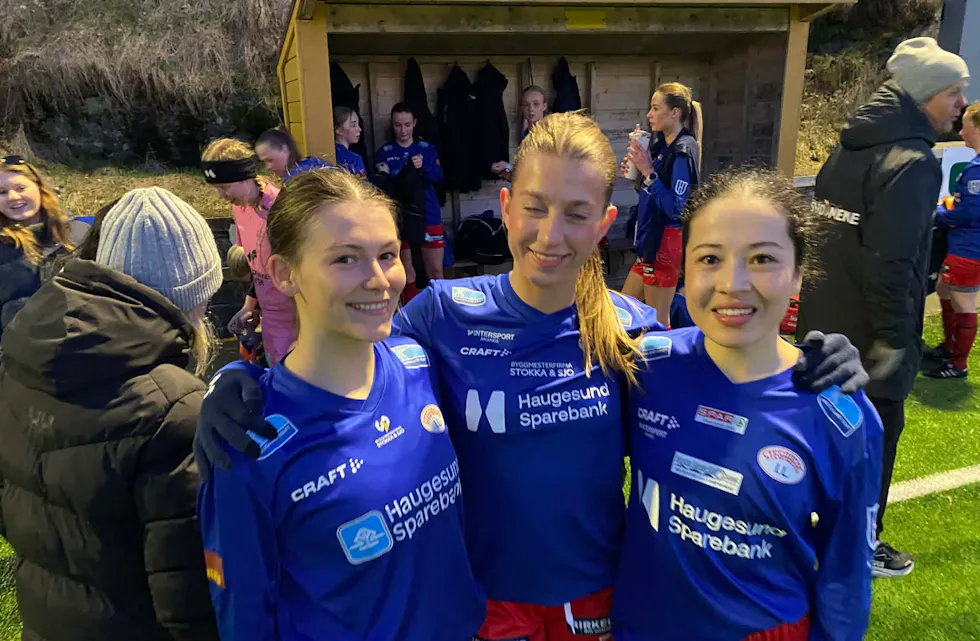 Tre målskorere:
Helene Holthe, Nikola Wolanska og Sakina Zuhab. Foto: Asbjørn Bakken