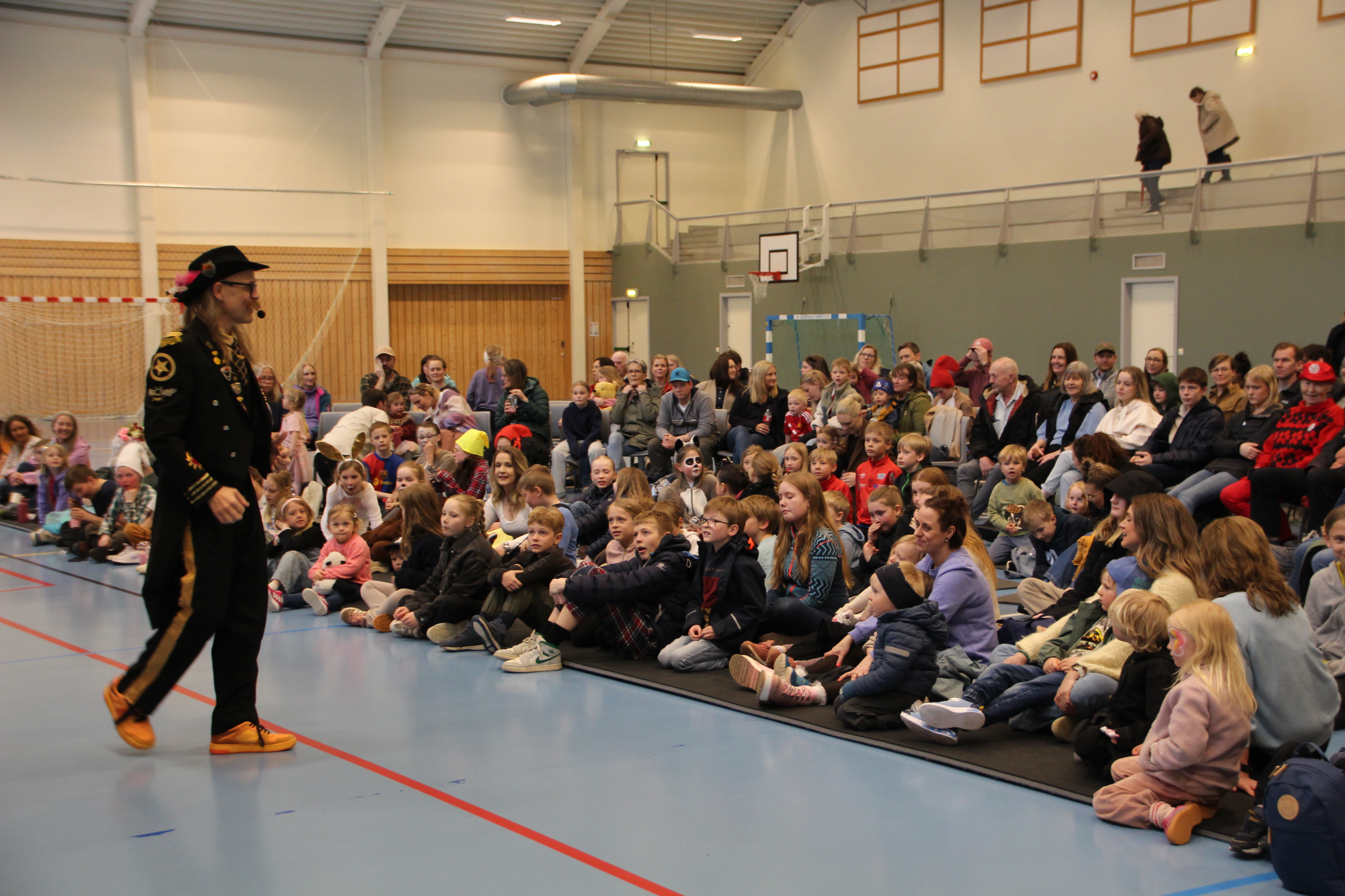 Mange ville oppleve Captain Frodos Magiske Sirkus.