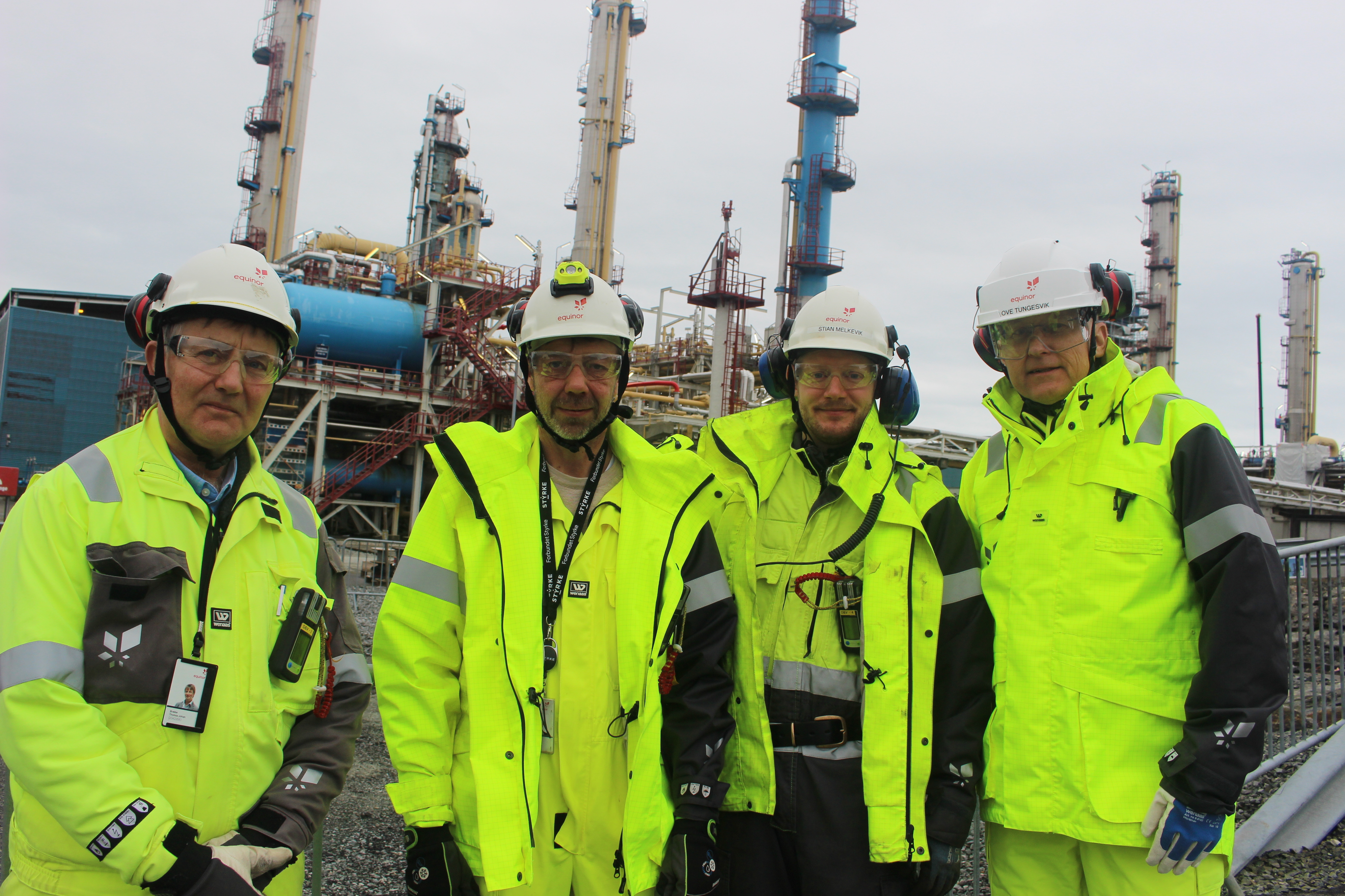 Vedlikeholdssjef Thomas Brekke, mekanisk leder Petter Hareide, vedlikeholdsingeniør mekanisk Stian Melkevik og kommunikasjonsleder Ove Tungesvik har mye å fortelle om det komplekse gassprosesanlegget på Kårstø.