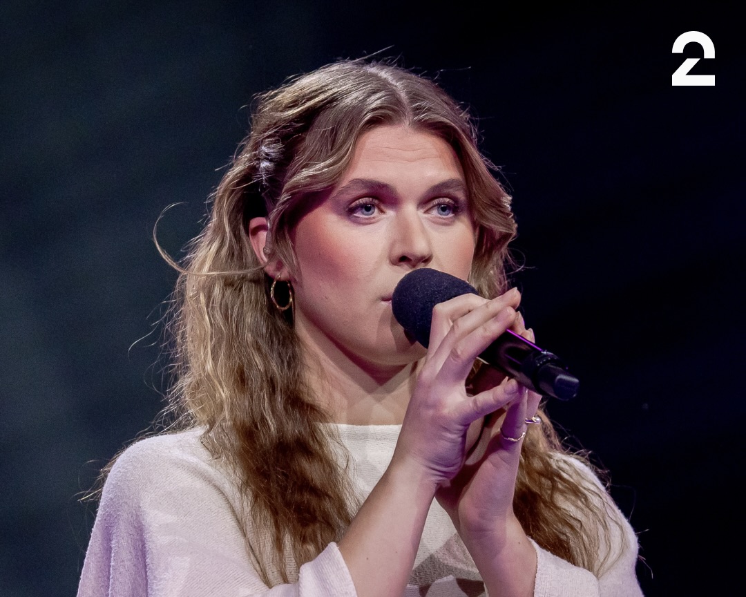 Sofia Loise Henriksdatter, med røtter i Skjoldastraumen, er med i årets sangkonkurranse The Voice – Norges beste stemme på TV2.