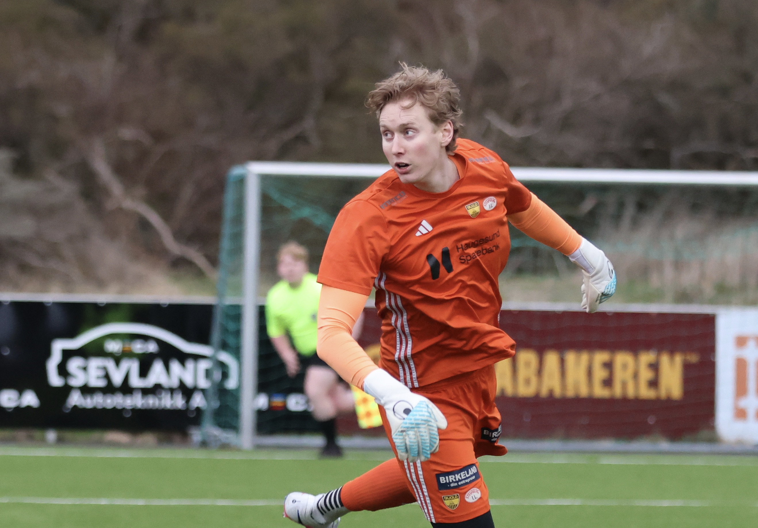 Skjold/Stegaberg-keeper Morten Mæland tar seg en pause. Foto: Alf-Einar Kvalavåg