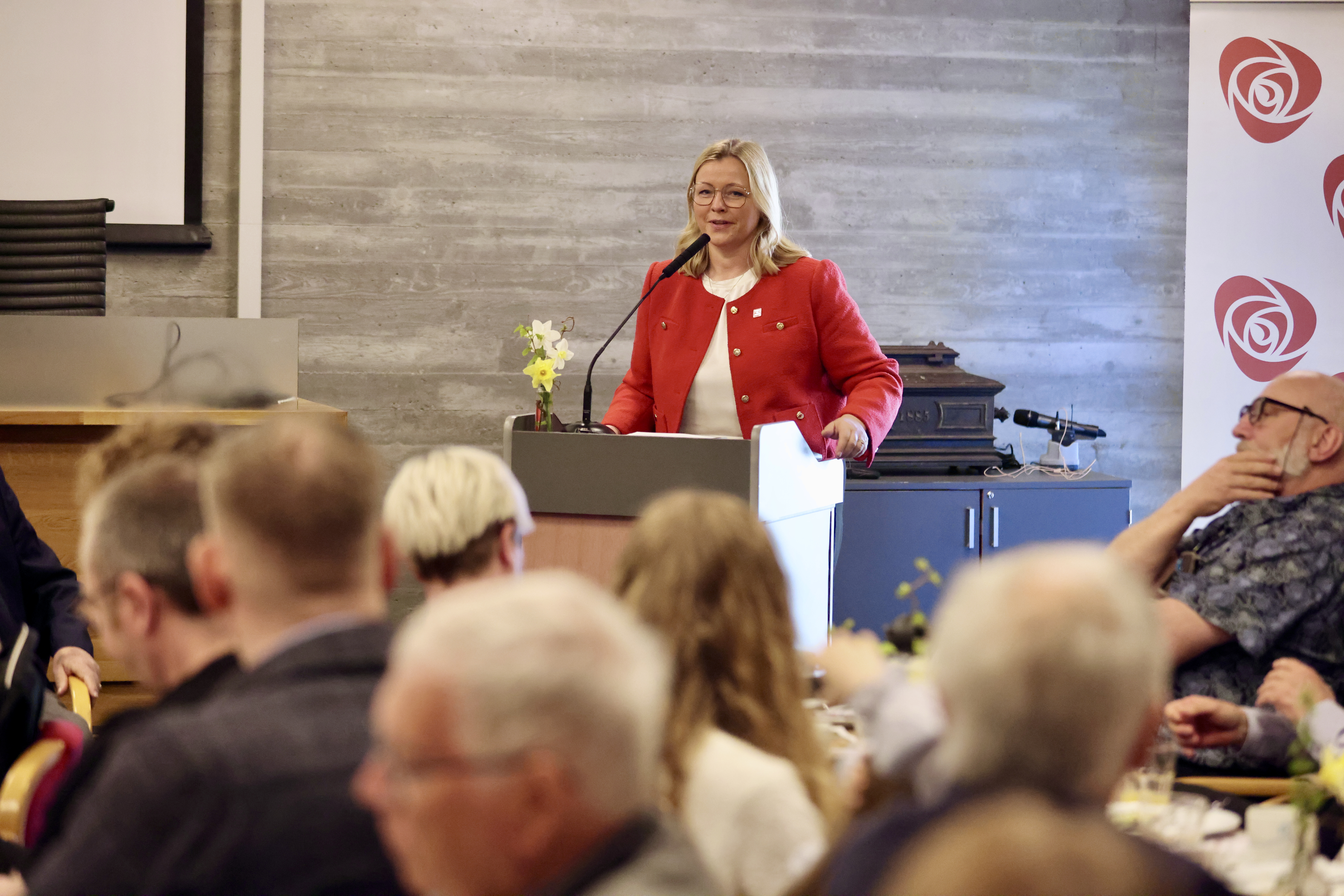Arbeids-og inkluderingsminister Kjersti Stenseng holdt tale for dagen. Den inneholdt både nasjonale og internasjonale utfordringer. Foto: Alf-Einar Kvalavåg