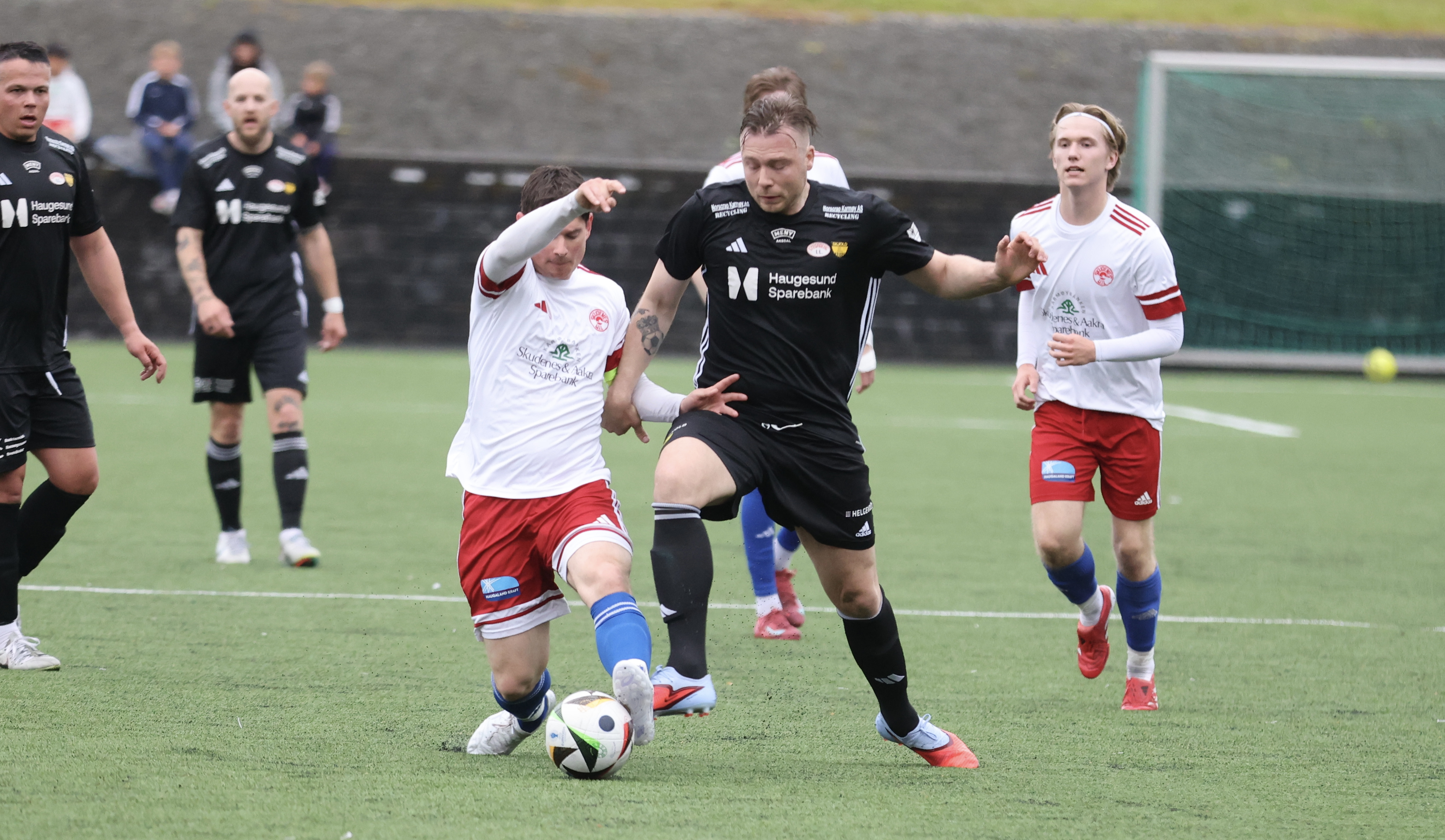 Han ble lite brukt i sin kantrolle, men da Alexander Søderlund fikk de rette oppspillene var det klasse over det. Ett mål ble i comebacket og det av det vakre slaget. Foto: Alf-Einar Kvalavåg