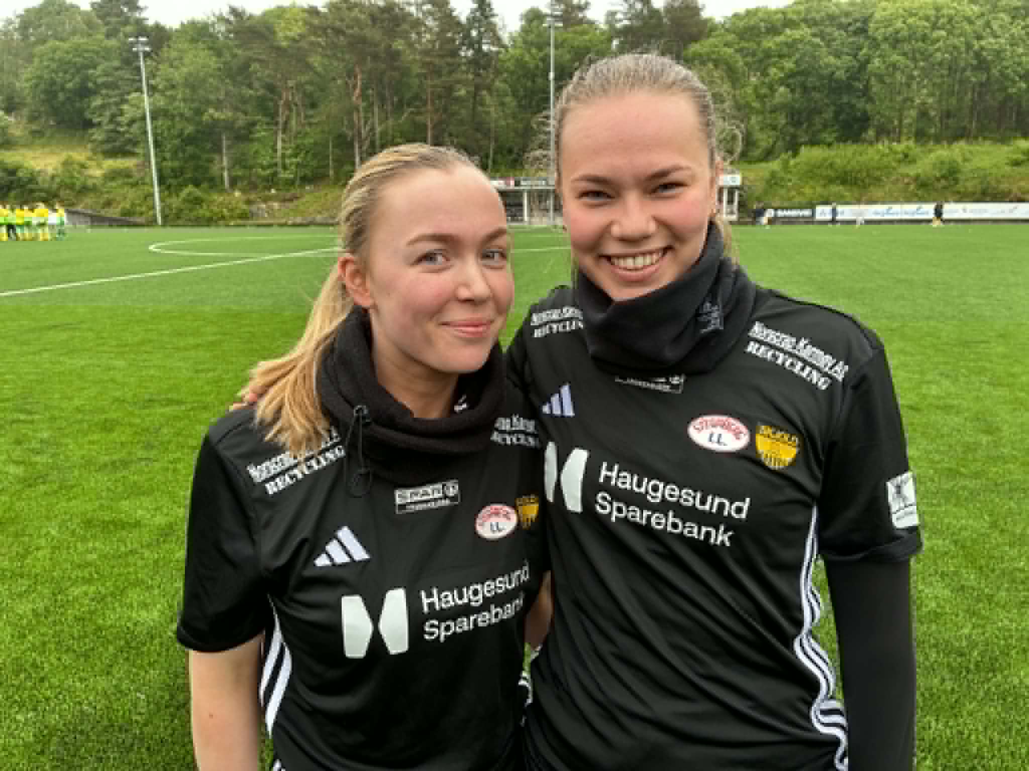 Emma Byre og Sunniva Einarsen debuterte på Tysværdamene i kveld. Begge med gode kamper, Emma til og med på skåringslista.