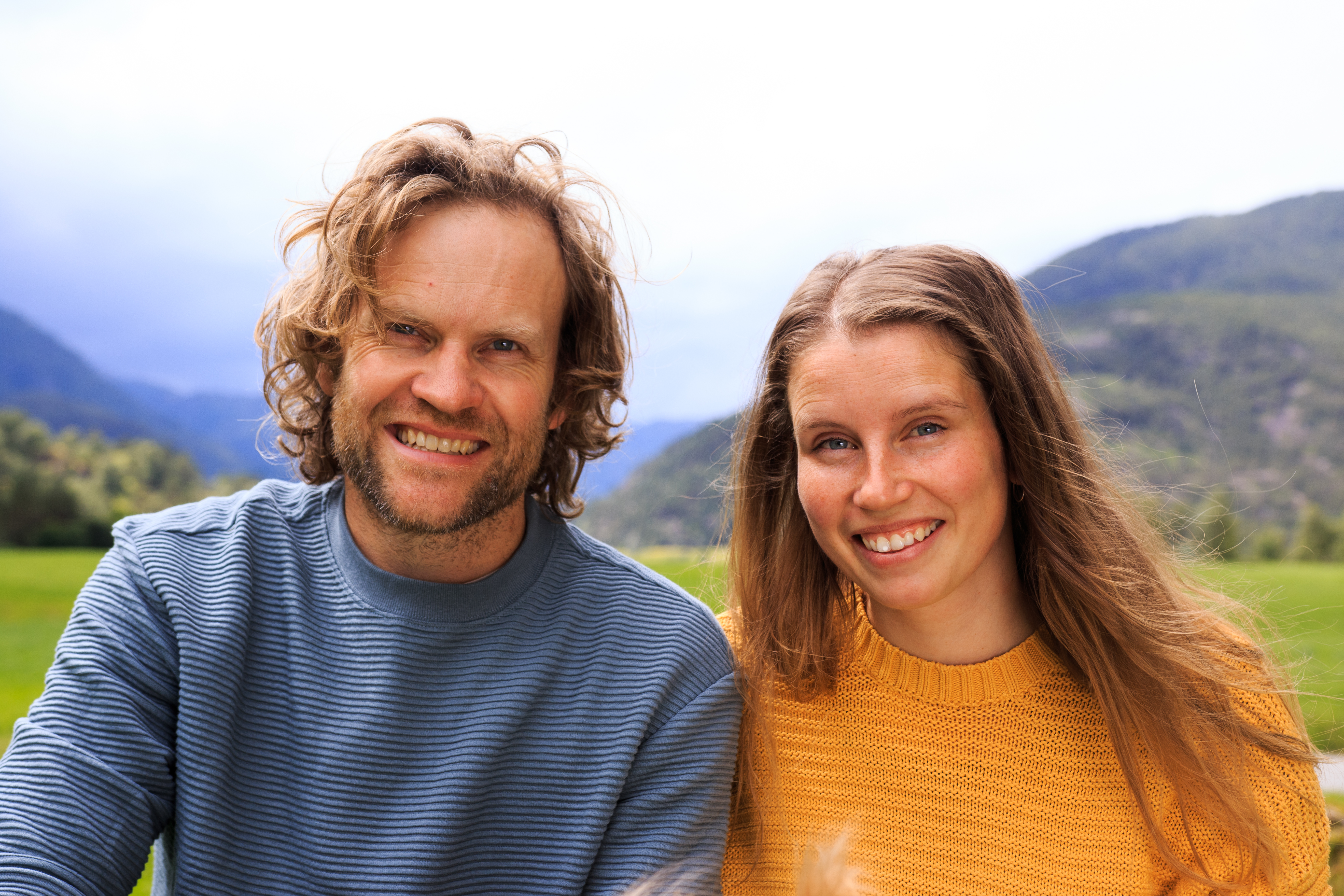 Erlend og Emma Lise Sande leier ut to hytter på Nedstrand via Airbnb. Det gir gode inntekter