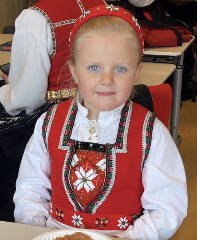 CjYKMlNuYXBjaGF0LzEzLjkyLjAuNDkgKGlQaG9uZTE0LDI7IGlPUyAyNi4zLjE7IGd6aXApIAI=