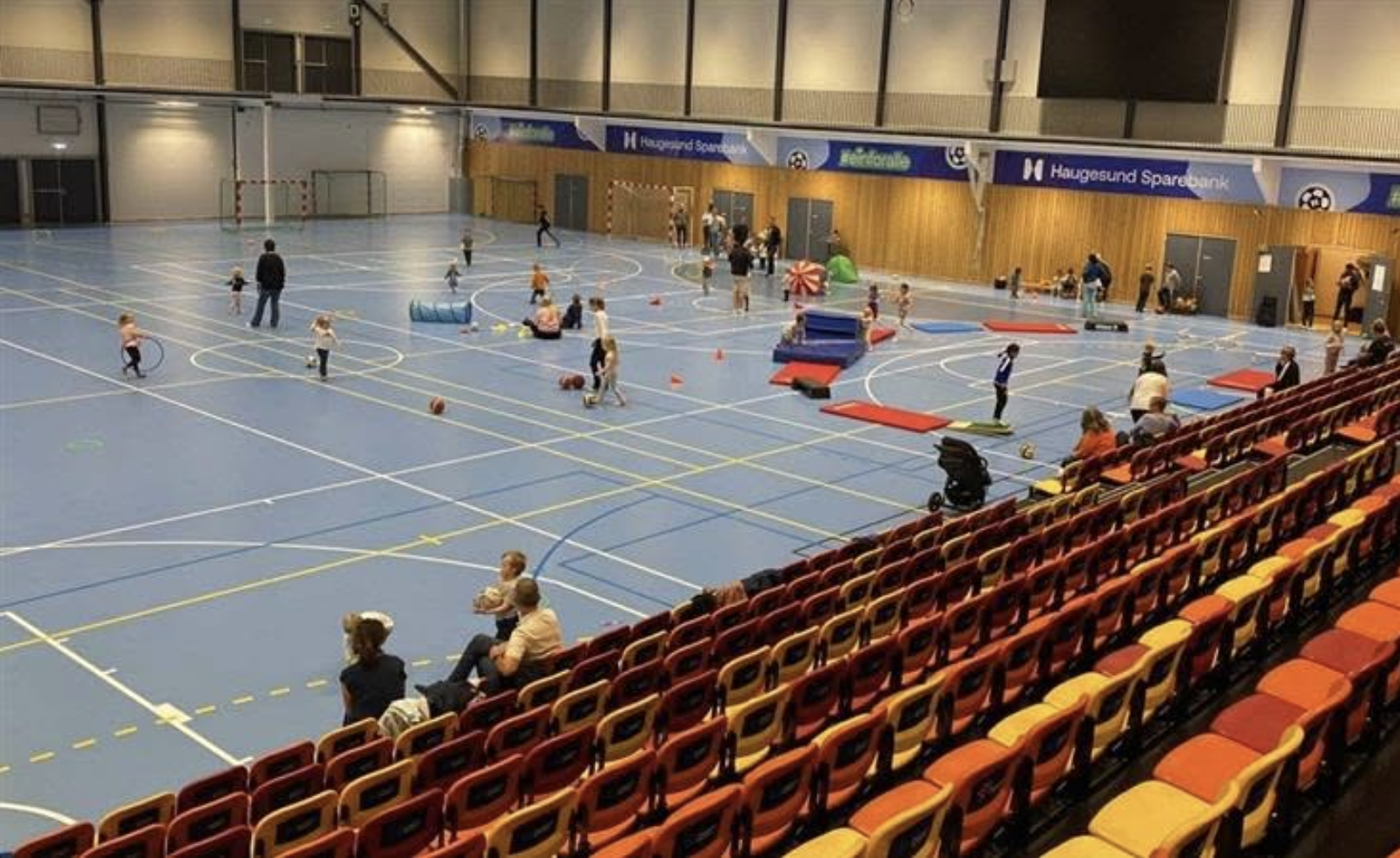 Iselin F. Stokka har jobbet sammen med Stegaberg for å få på plass et nytt aktivitetstilbud for barn med nedsatt funksjonsevne på Tysvær Arena.