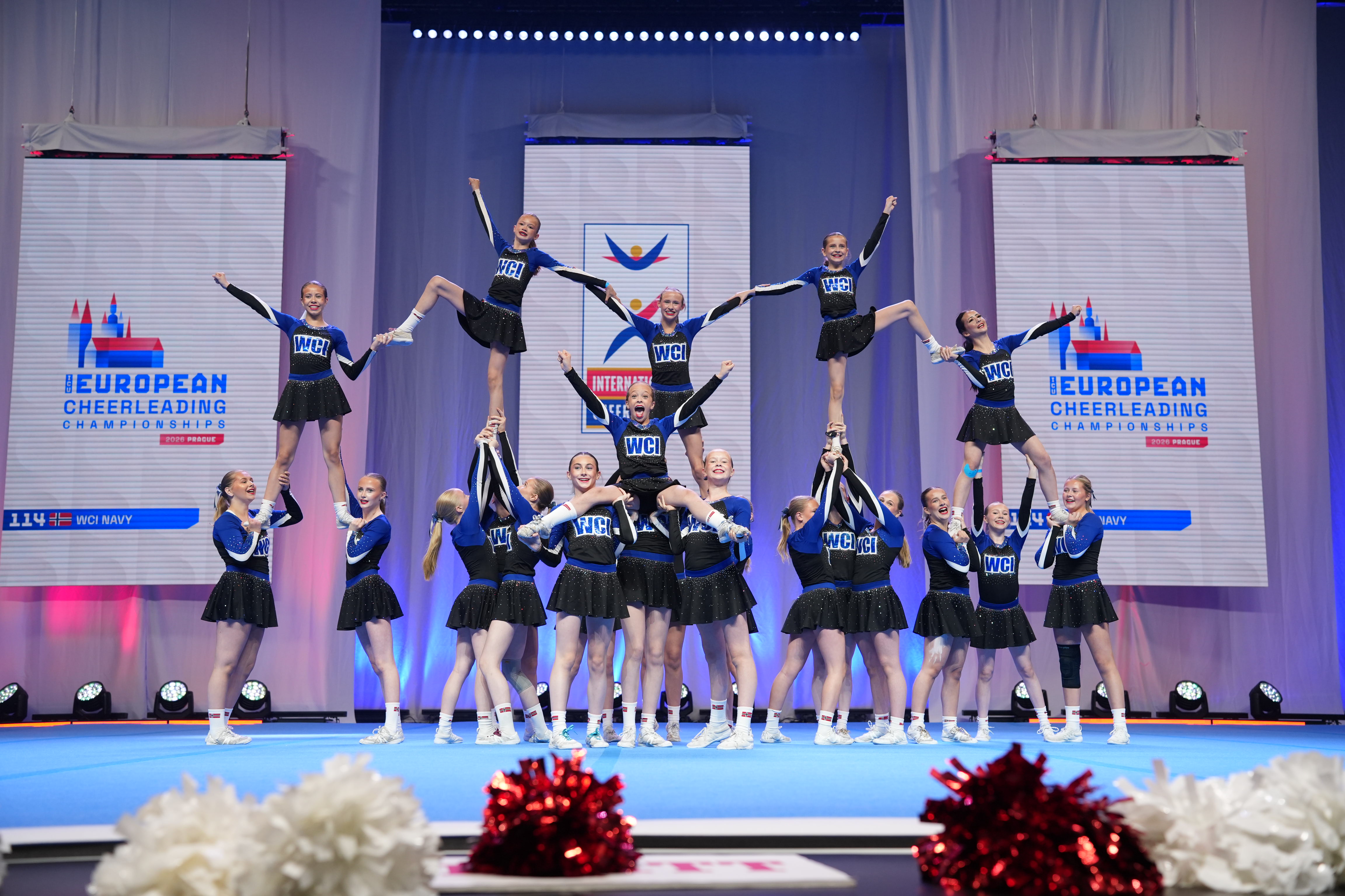Unge utøvere fra WCI Navy kom på femteplass i helgens EM i cheerleading i Tsjekkia.