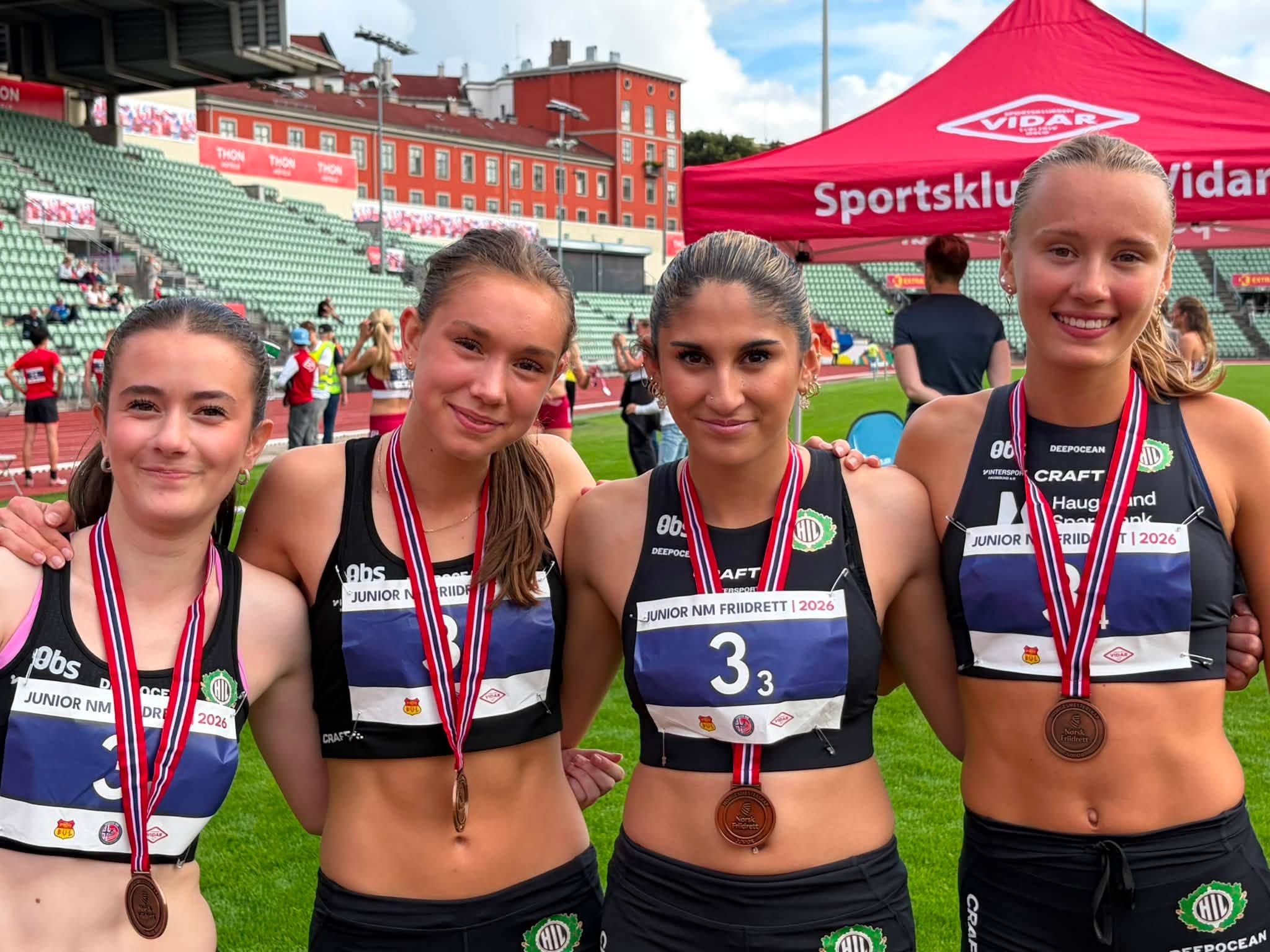 HILs lag på 1000m stafetten hvor det unge HIL laget med Elona Ramadani, Diana Terekhova, Lavinia Wågen Husby og Linea Helgevold Fjelldalselv tok en fin 3 plass. Foto: HIL