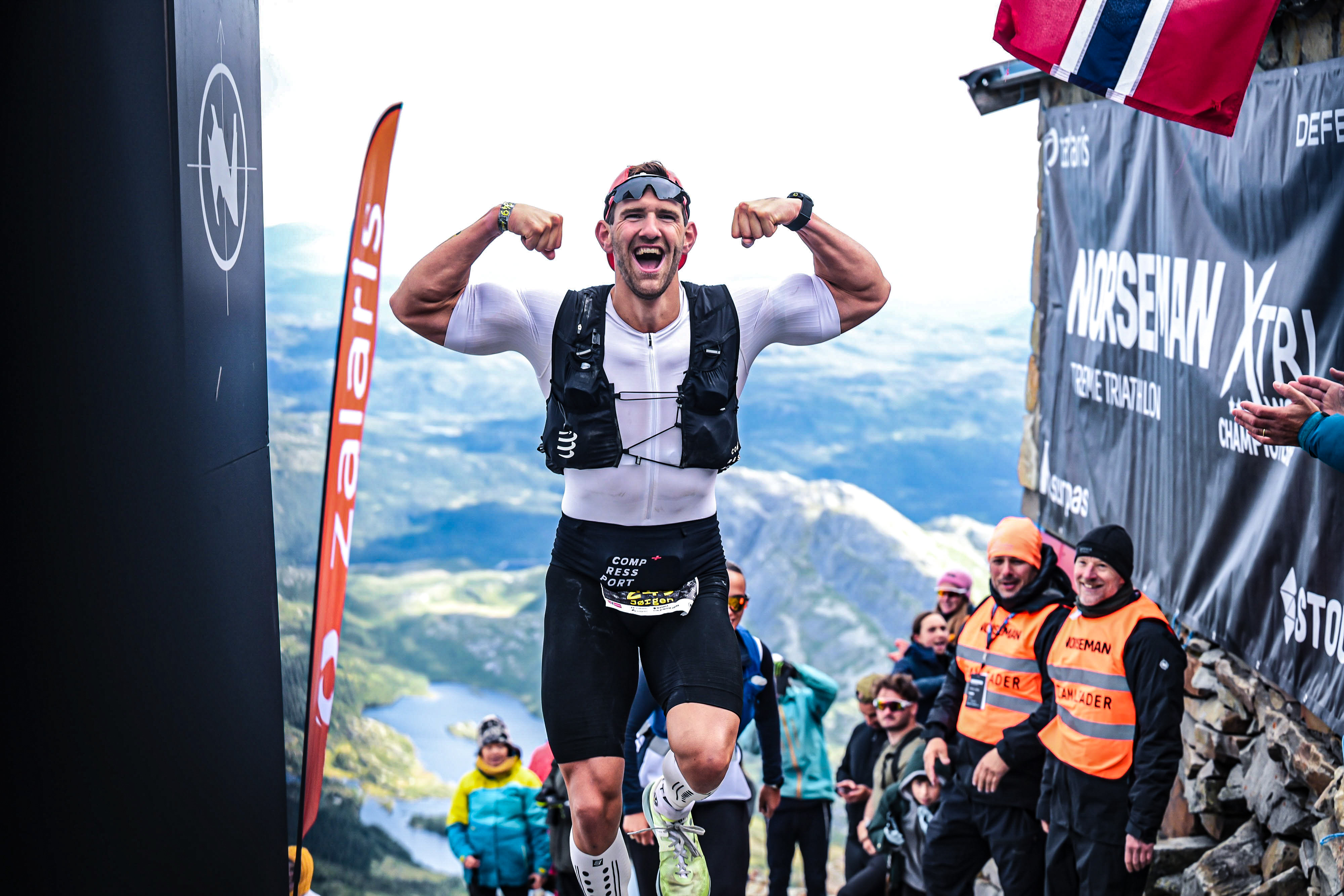 Jørgen Søvik på toppen av Gaustadtoppen, som nummer 17 i Norseman 2026. Imponerande på alle måtar.
Foto: Privat
