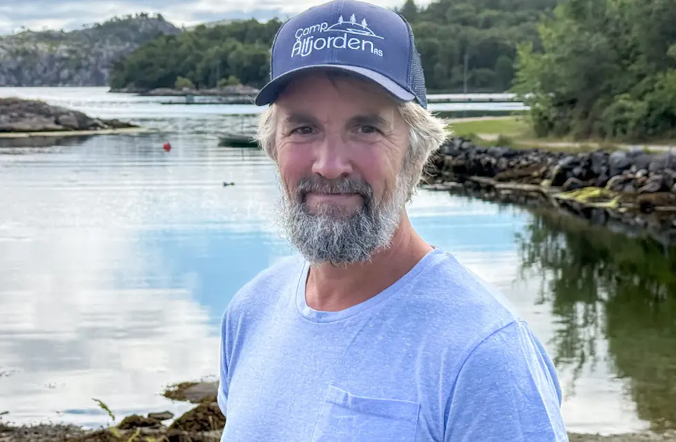 Nils Lindvar Matre driver Camp Ålfjorden sammen med kona.