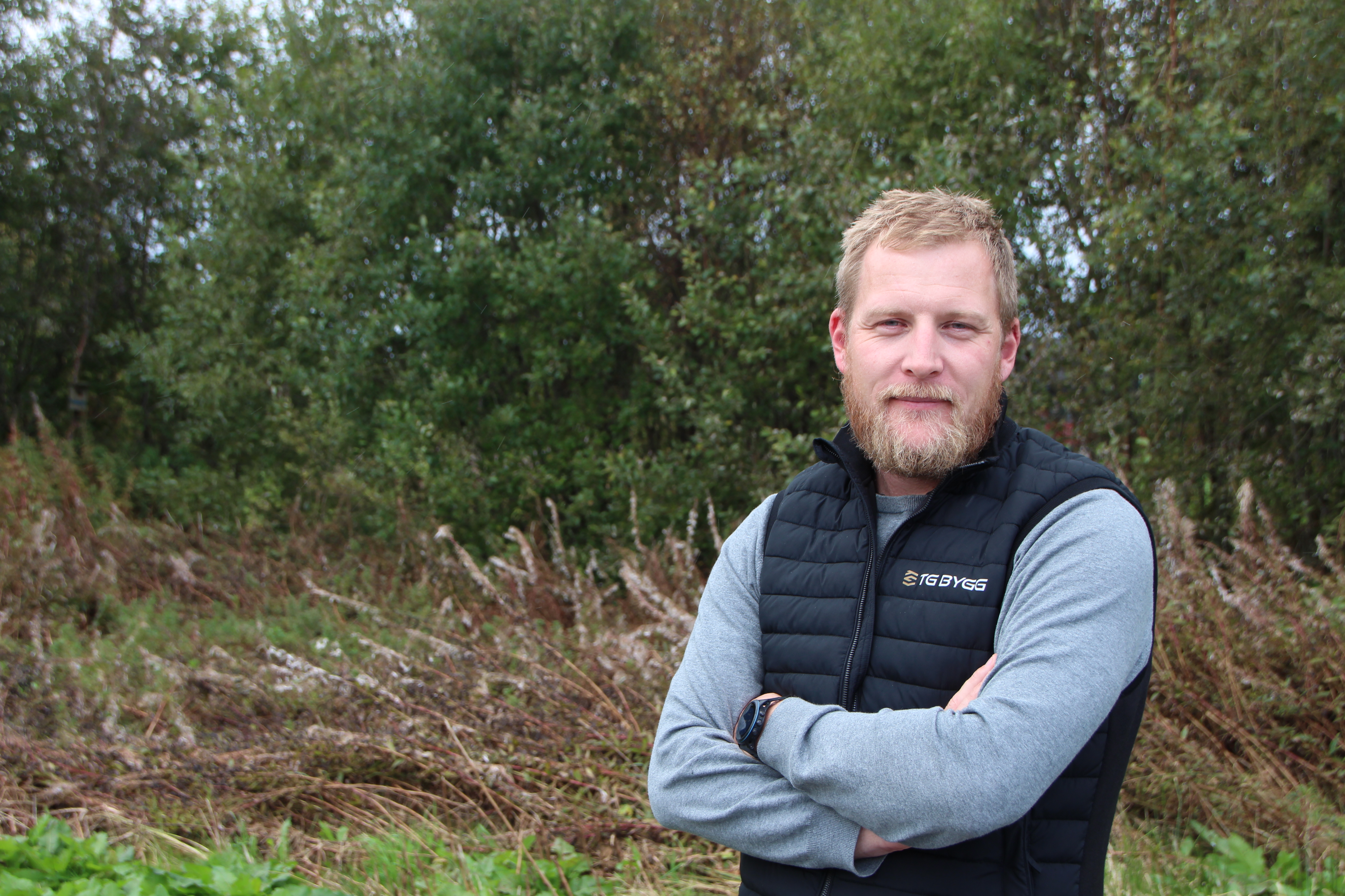 Thoms Gausvik driv byggmeisterfirmaet TB Bygg og er også styreleiar i Byggmesterforbundet i Haugesund. Han har sterke meiningar om korfor nye hus blir dyre. 