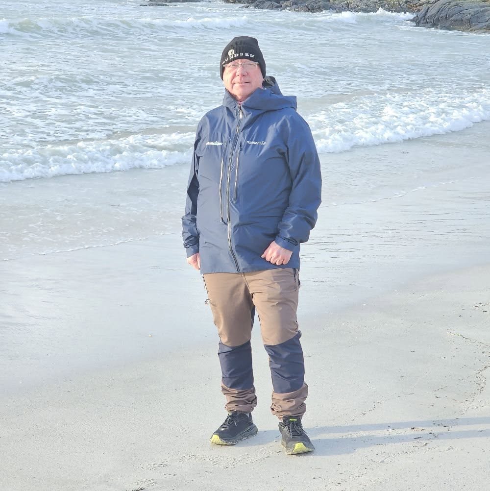 Nils Stråtveit trives godt i ny jobb som bilforvalter i Tysvær kommune.