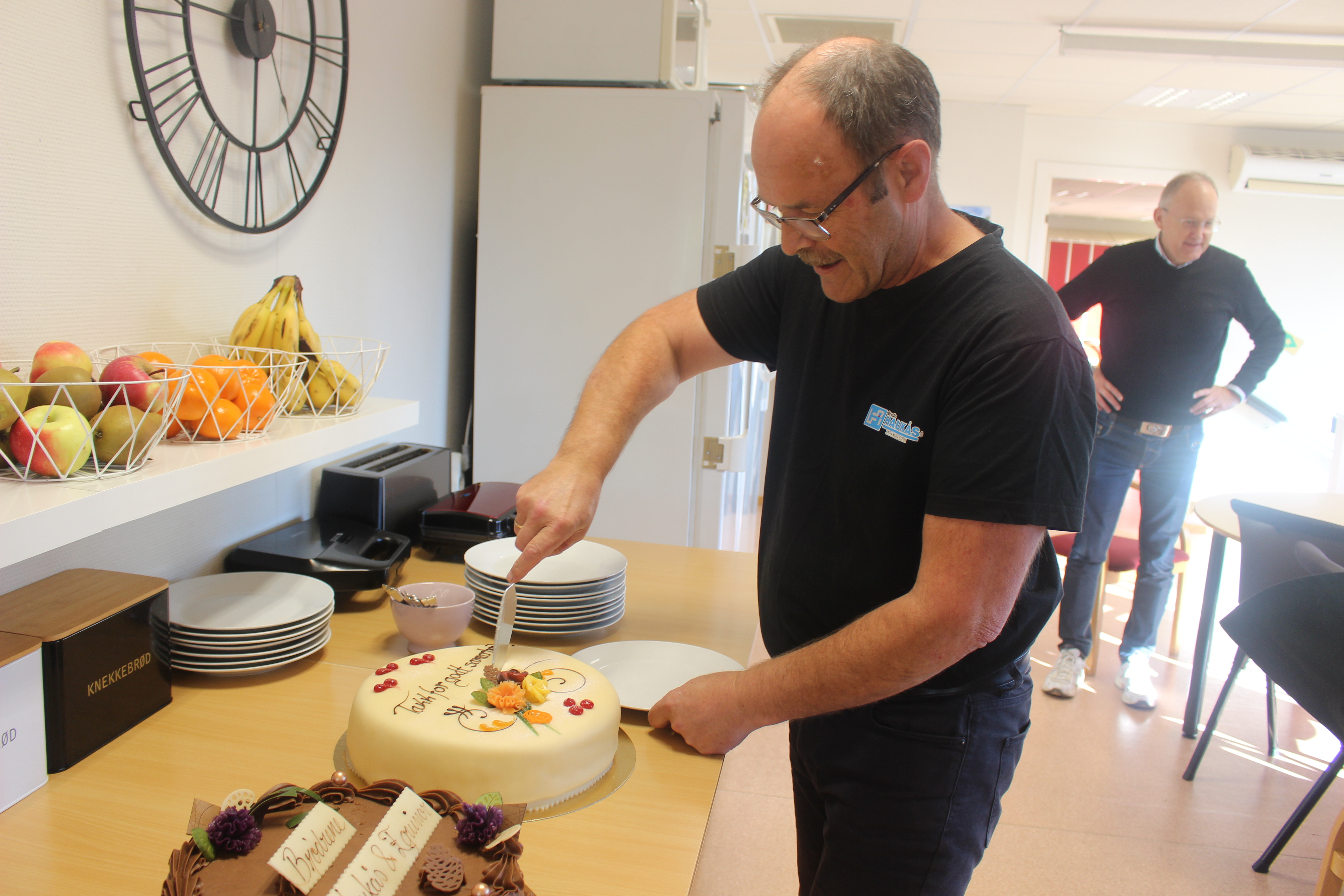 Leif Hausken har vore tilsett hos Brødrene Haukås i 30 år. Det har vore gode år på alle måtar.