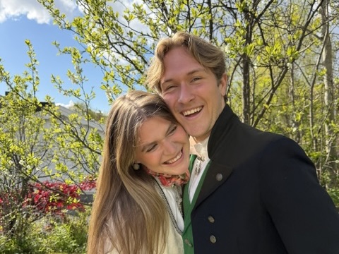 Lørdag har duoen Sofia Loise Henriksdatter og Samuel Balsnes med seg band på scenen i Tysværtunet Kulturhus